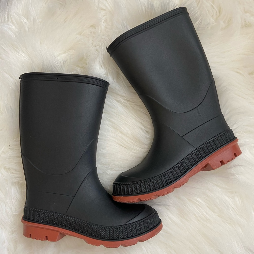 Toddler rain boots. Size 9-10